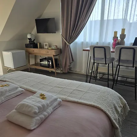 De Parel Frühstückspension 3*